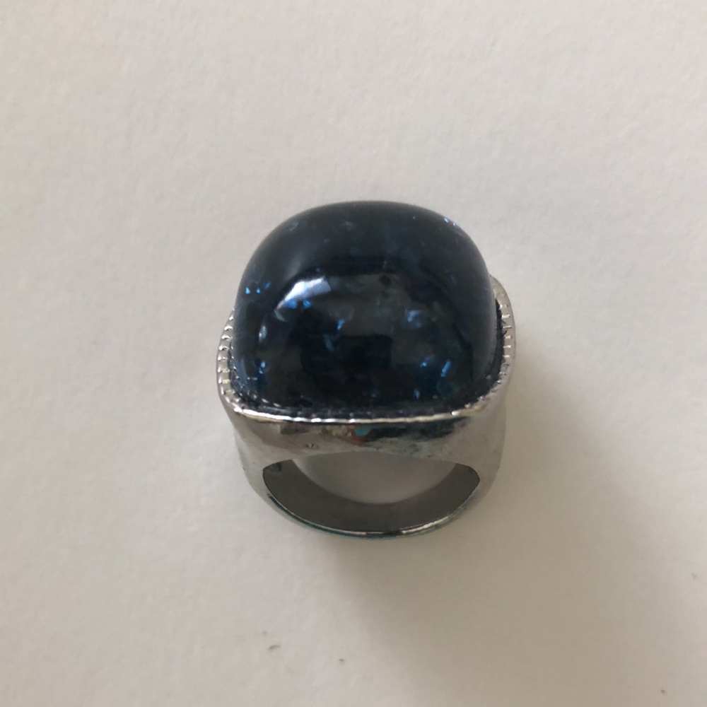Navy blue and silver tone vintage ring size 6